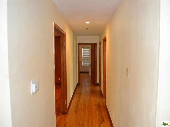 4th image of 102 E Mimosa Cir