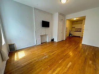 Rented by KNOCKKNOCK LLC