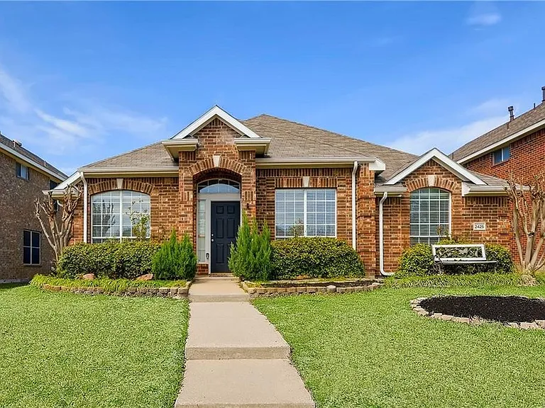 2425 Ravenhurst Dr — Photo 18