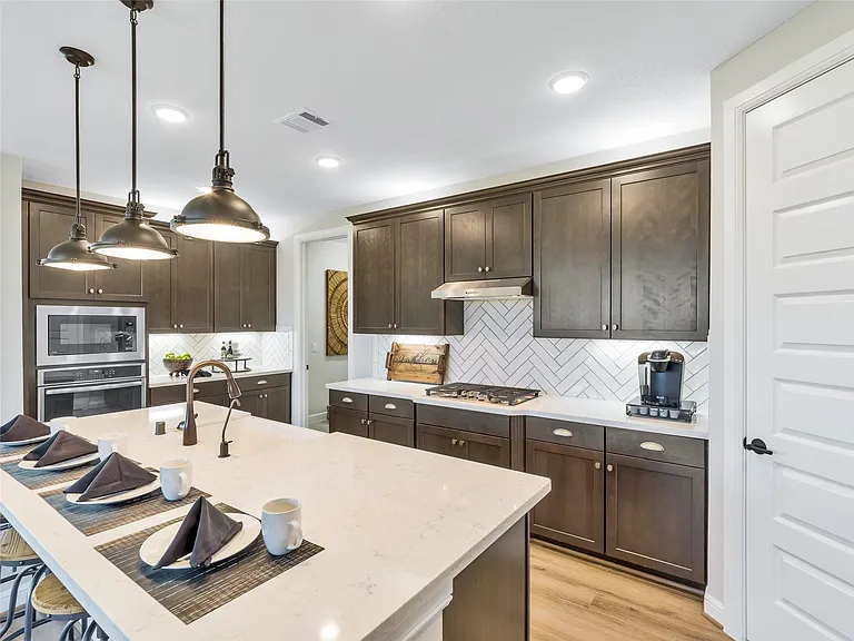 11 Shumard Oak Dr — Photo 8