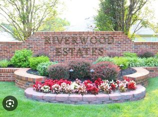 123 Riverwood Estates Blvd, Florissant, MO 63031