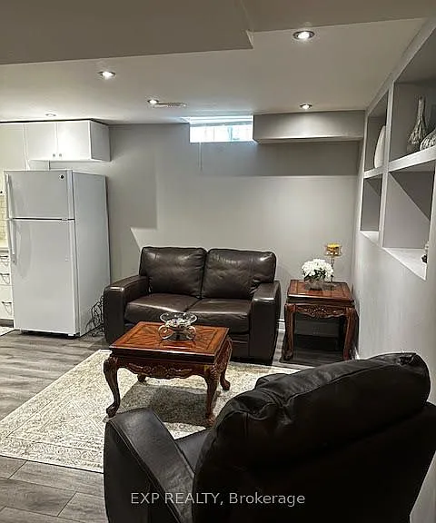 49 Governor Cres #BASEMENT — Photo 5