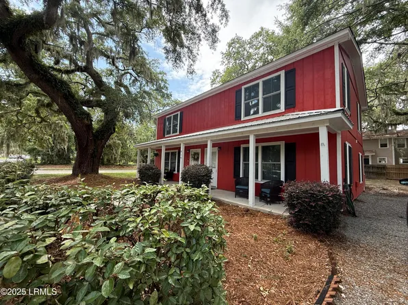 814 14th St, Port Royal, SC 29935