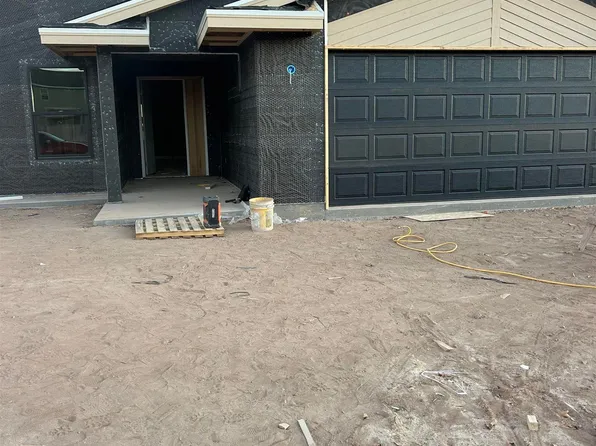1029 Clover Ln, Roswell, NM 88203