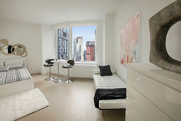 1st image of 86 Fleet Pl APT 5N