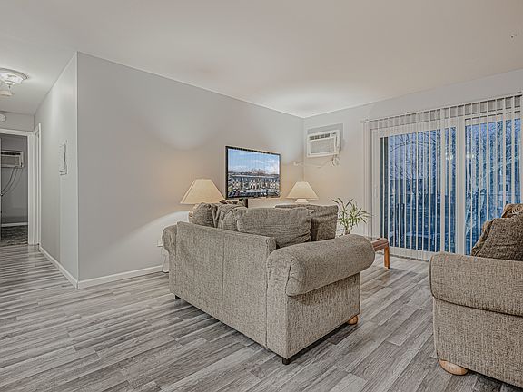 3rd image of 4A E Dundee Quarter Dr Unit 207