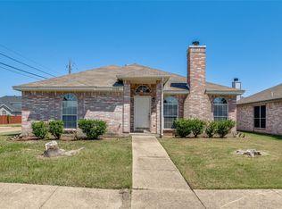2500 Hidden Springs Dr, Mesquite, TX 75181
