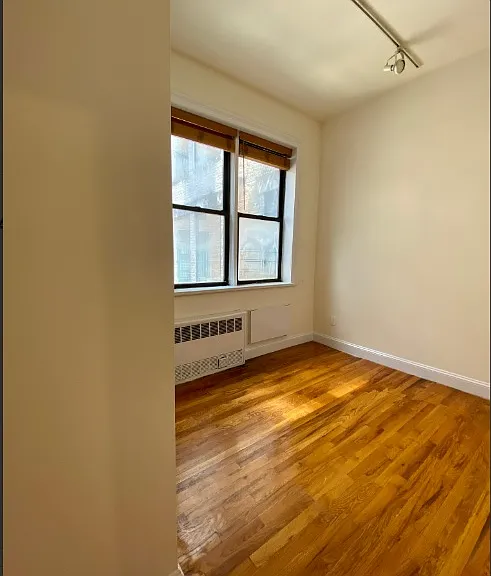 31 E 21st St #3C — Photo 2