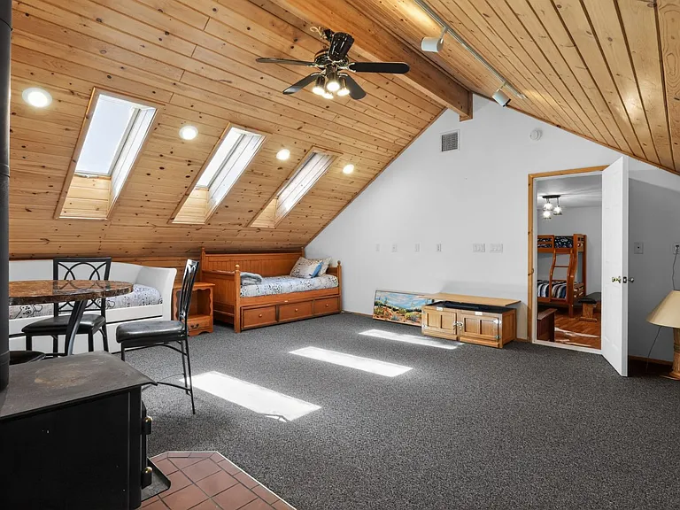 1401 Zion Way — Photo 21