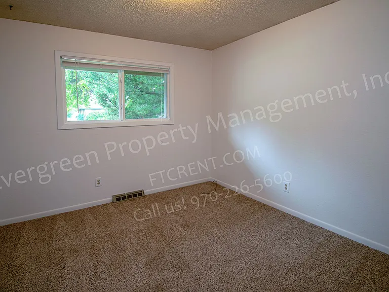 S-04 — Photo 19