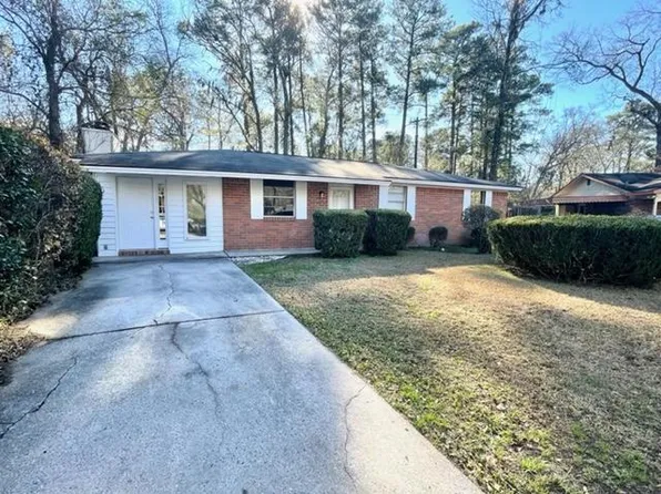 320 Chatham Villa Dr, Garden City, GA 31408