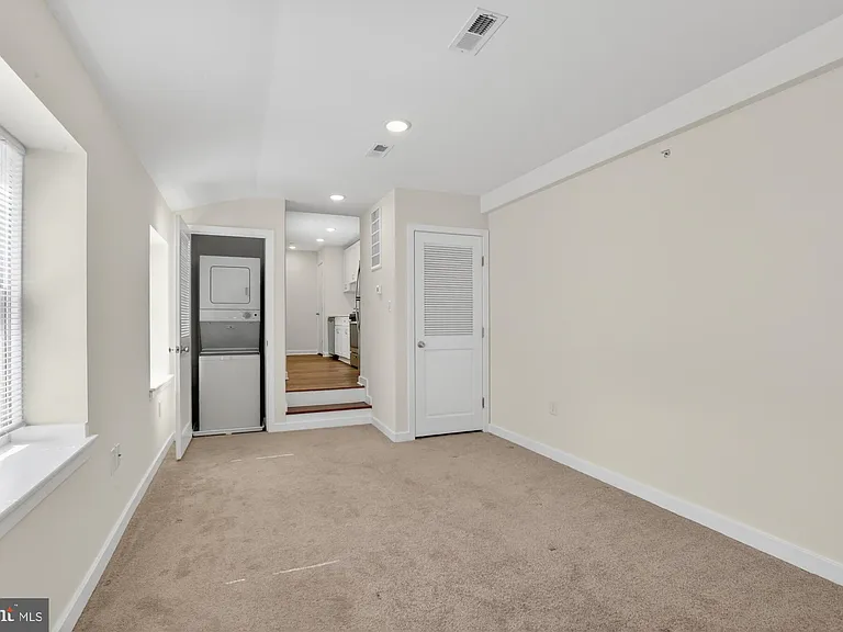 541 N Orianna St #2B — Photo 5