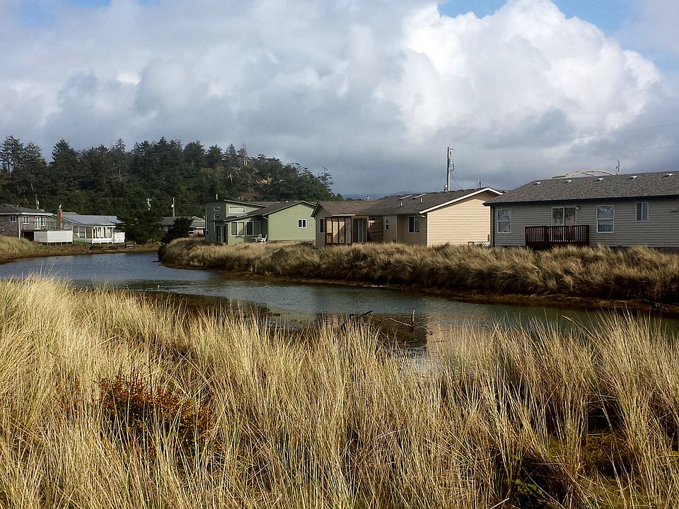 1st image of 709 NW Oceania Dr