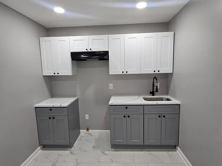 125-127 Redwood Ave #1A — Photo 1