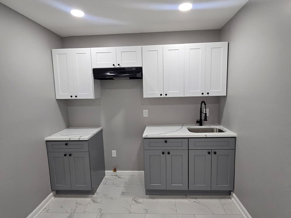 1st image of 125-127 Redwood Ave #1A