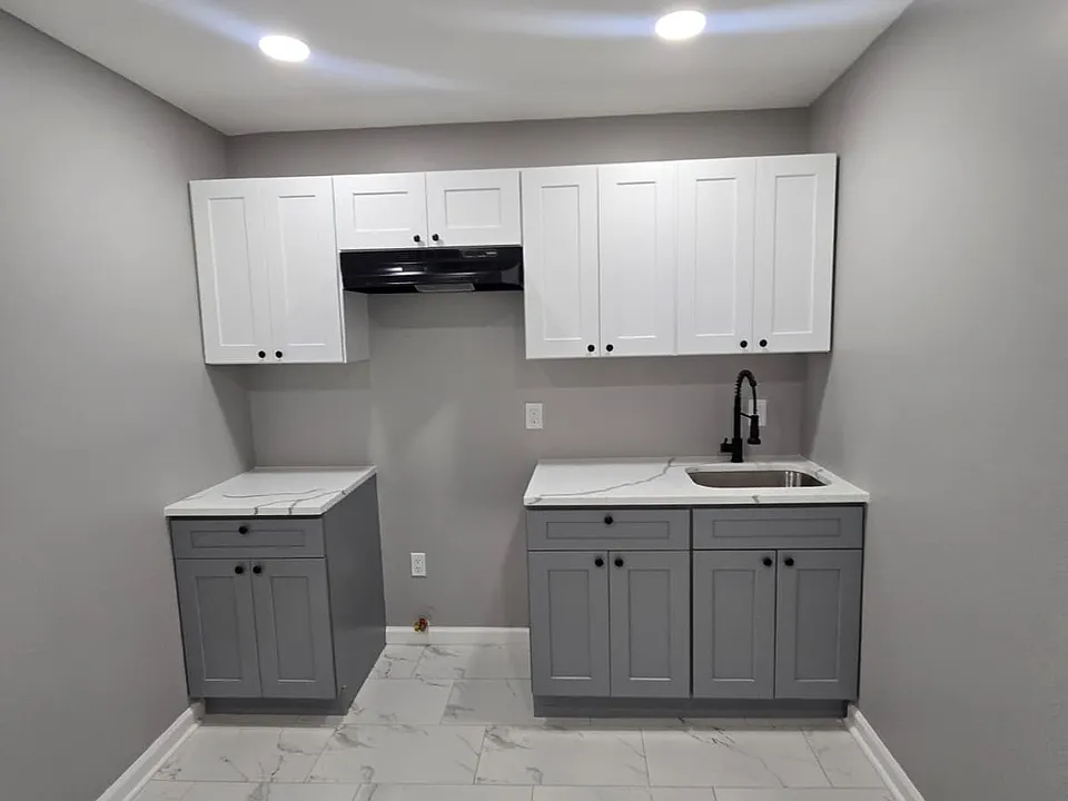 125-127 Redwood Ave #1AA