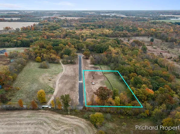12464 Agate Ct SE, Alto, MI 49302