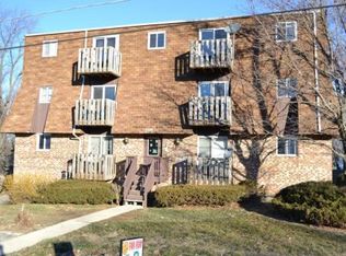 1004 Thornton St APT 202E, Lockport, IL 60441