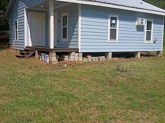 2nd image of 819 Gene St