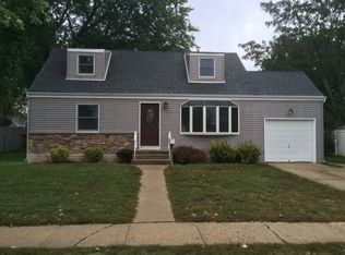 21 Paula Dr, Farmingdale, NY 11735