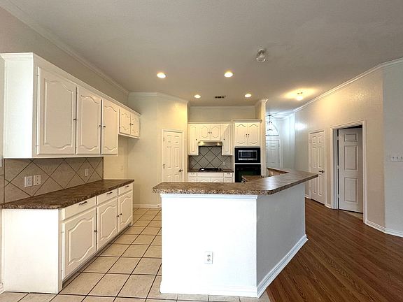4th image of 1516 Nicklaus Ct
