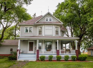 302 E Main St, Royal, IL 61871