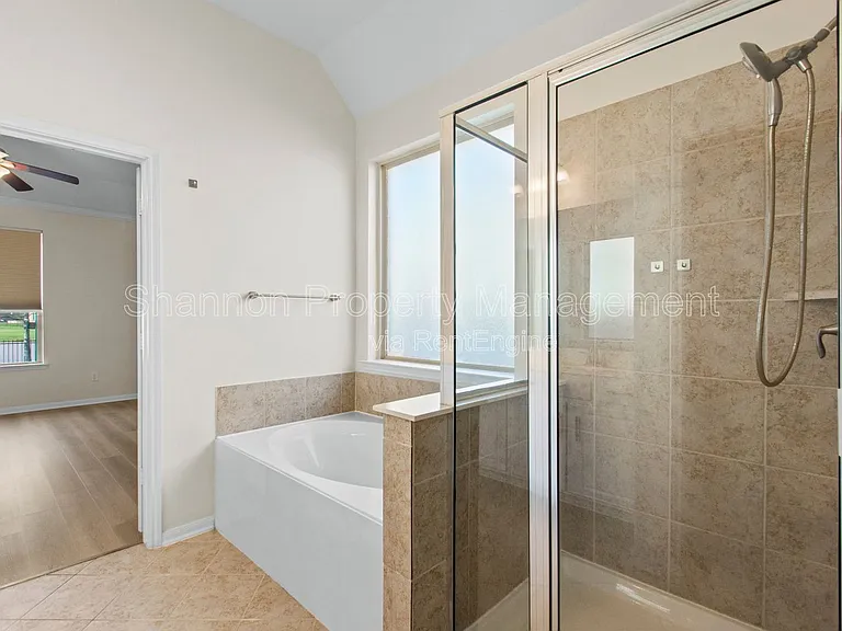 9430 Harmony Lake Ln — Photo 21