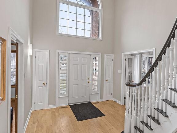 3rd image of 940 Manchester Rd