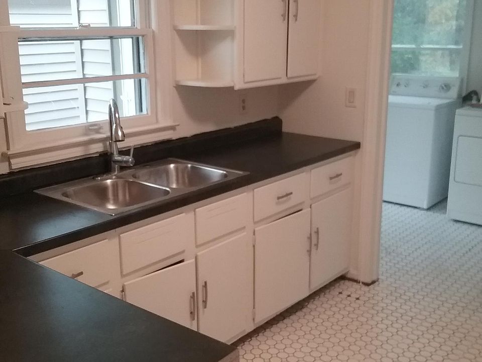 2nd image of 3006 Joanne St