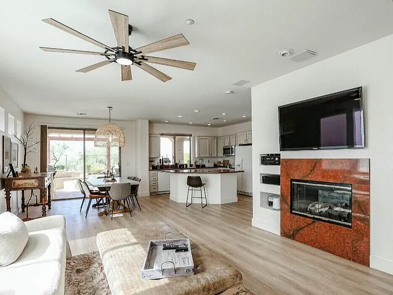 2423 W Shadow Glen Ct — Photo 4