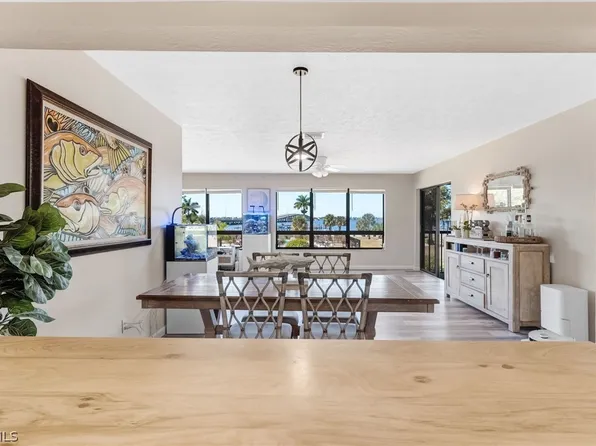 12498 Riverside Dr APT 205, Fort Myers, FL 33919
