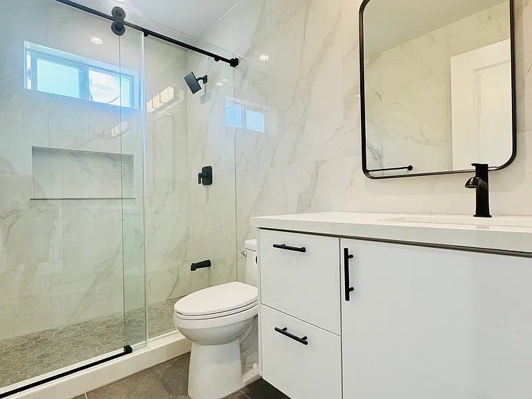 165 Tulip Ln #103 — Photo 16