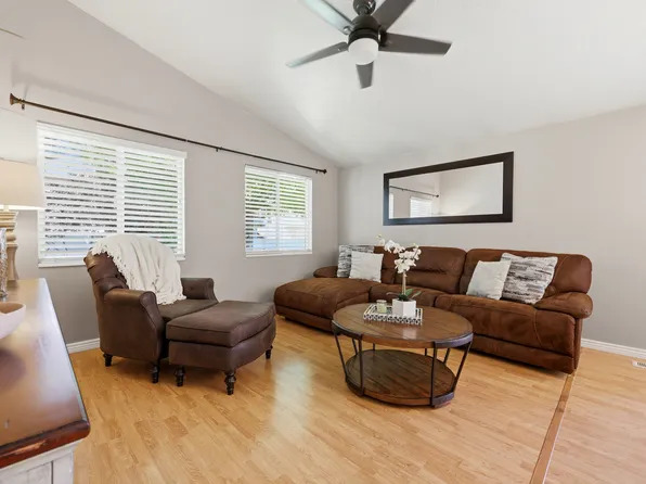 8462 S Farm Oak Ct, West Jordan, UT 84081