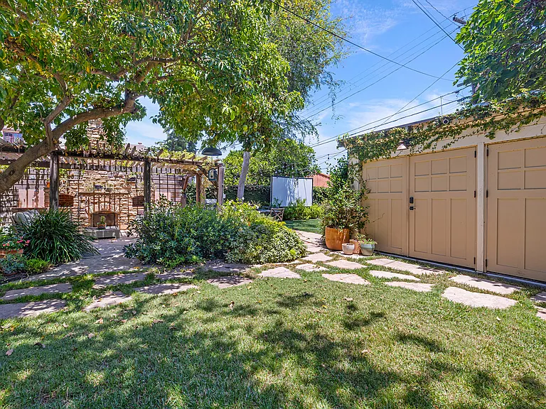 4006 6th Ave — Photo 33