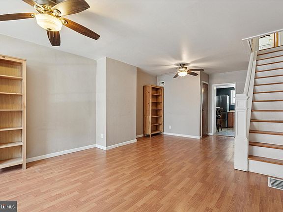 2nd image of 425 Cantrell St