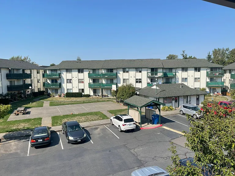 Baker Vista Apartments — Photo 7