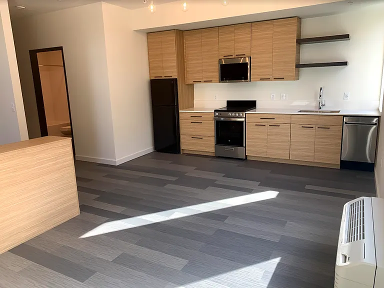 Ferry Street Manor — Photo 19
