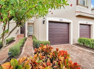 6533 Monterey Poin E #202, Naples, FL 34105