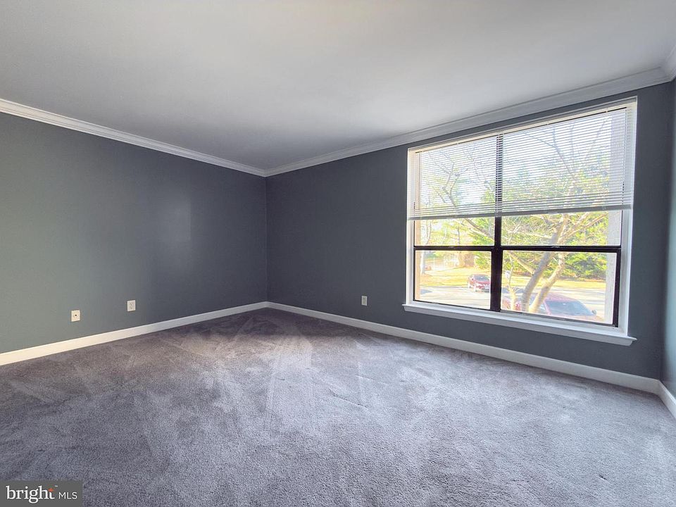 1st image of 3327 Huntley Square Dr #B