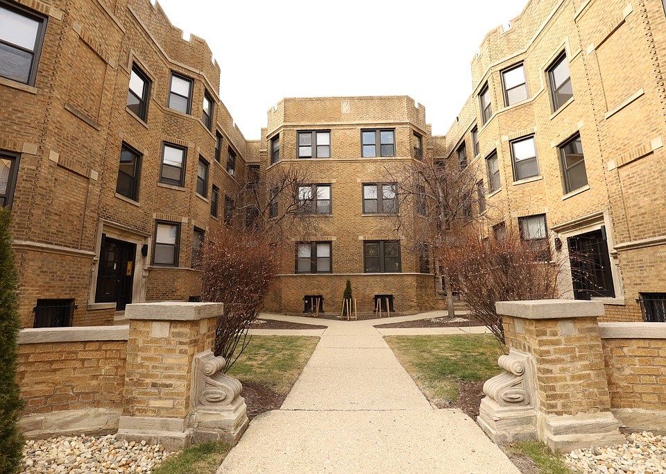 1st image of 626 W Stratford Pl #W3