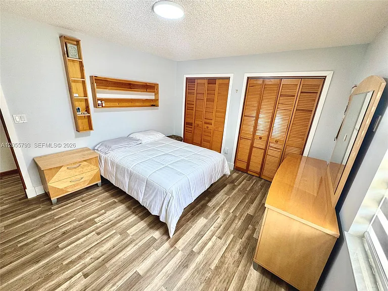 18701 Wentworth Dr — Photo 30
