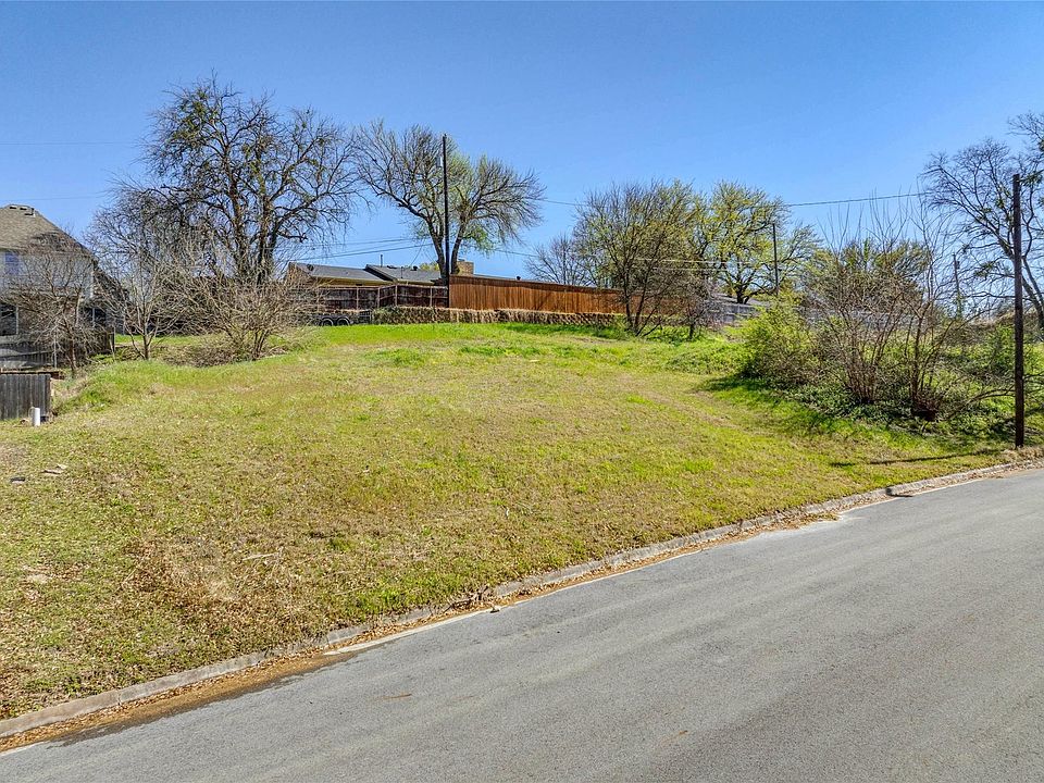 1st image of 317 Arapaho W