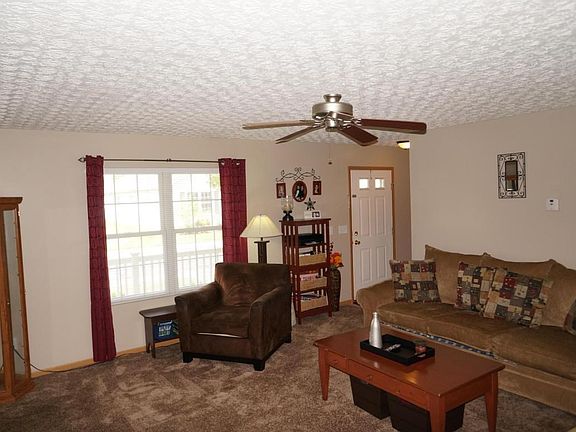 3rd image of 8248 Tegmen St