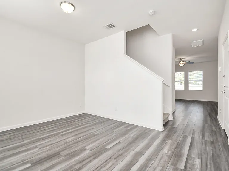 7802 Hightree Dr — Photo 10