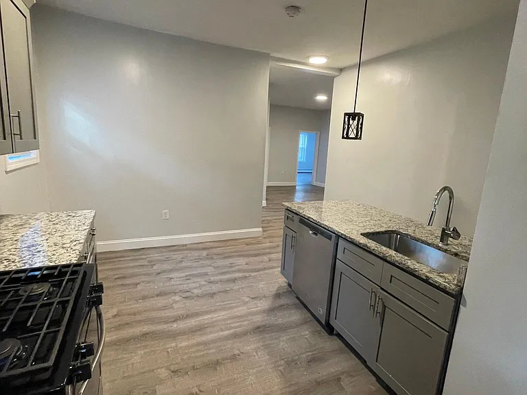 164 Bridgham St #1 — Photo 5