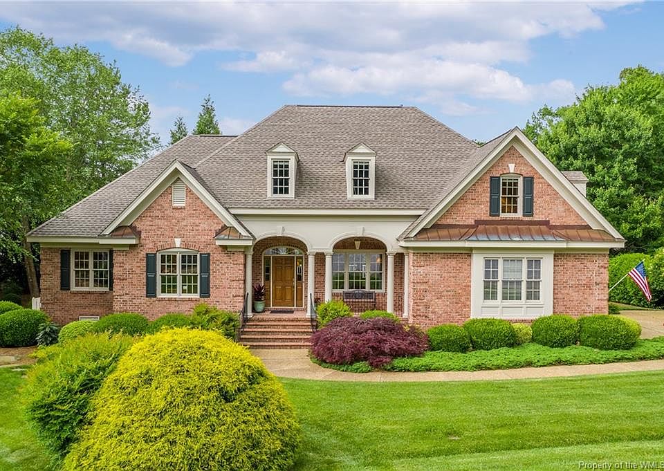 1st image of 104 Andrews Cir