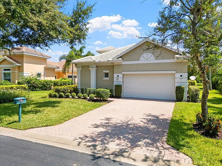 1254 River Reach Dr — Photo 1