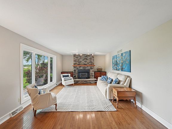 5th image of 5407 Marsh Woods Dr