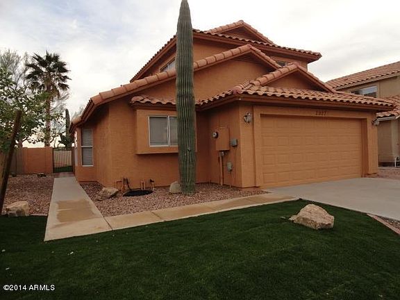 2nd image of 2927 E Woodland Dr