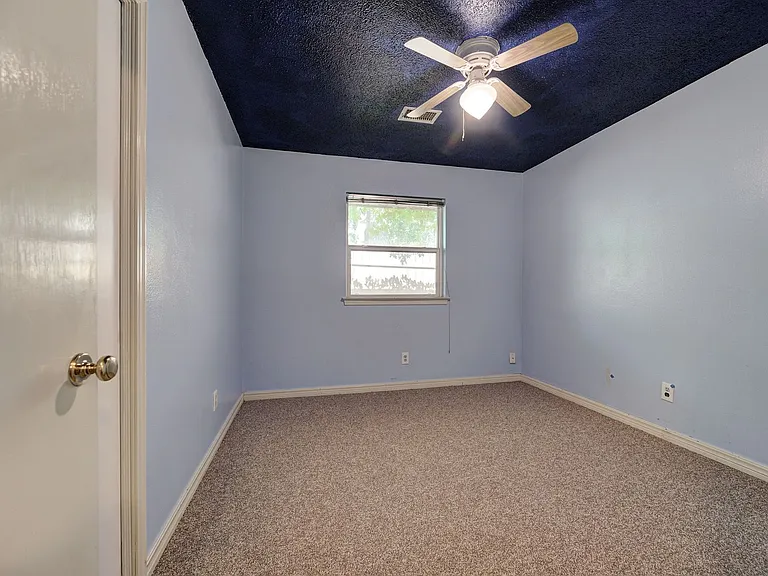 6004 NW 27th St — Photo 27